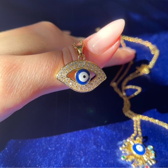 *NEW* 18K Gold Plated Cubic Zirconia Evil Eyes Pendant Necklace 🧿🪬 - Picture 3 of 15
